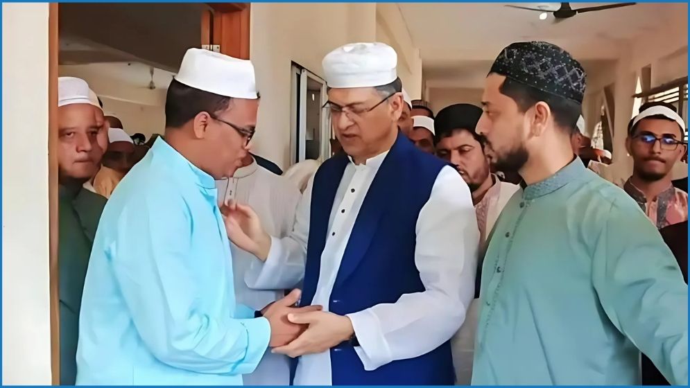 ১০ বছর পর নিজ গ্রামে ঈদ করলেন বিএনপি নেতা সালাহউদ্দিন আহমেদ