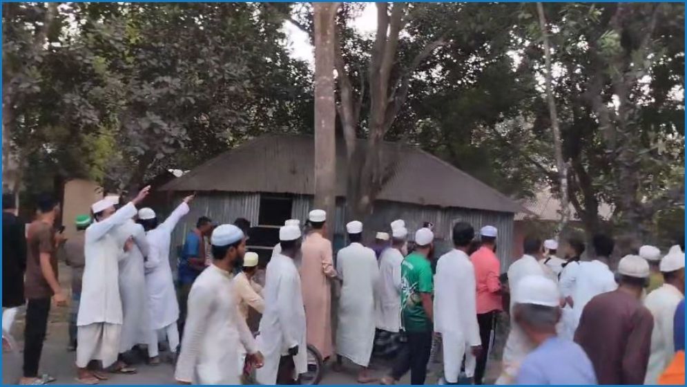 পাংশায় আহমদীয়া নামাজ সেন্টারে ভাঙচুর