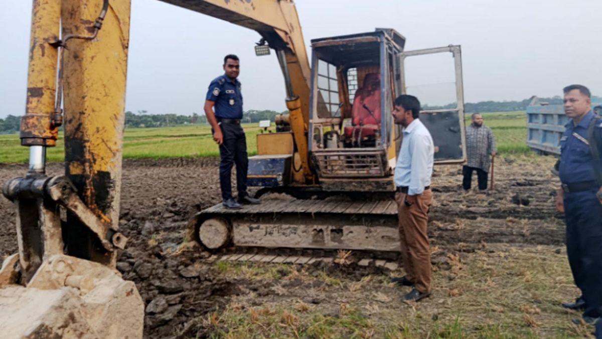 কৃষি জমির টপ সয়েল বিক্রির দায়ে ব্যবসায়ীর অর্থদণ্ড