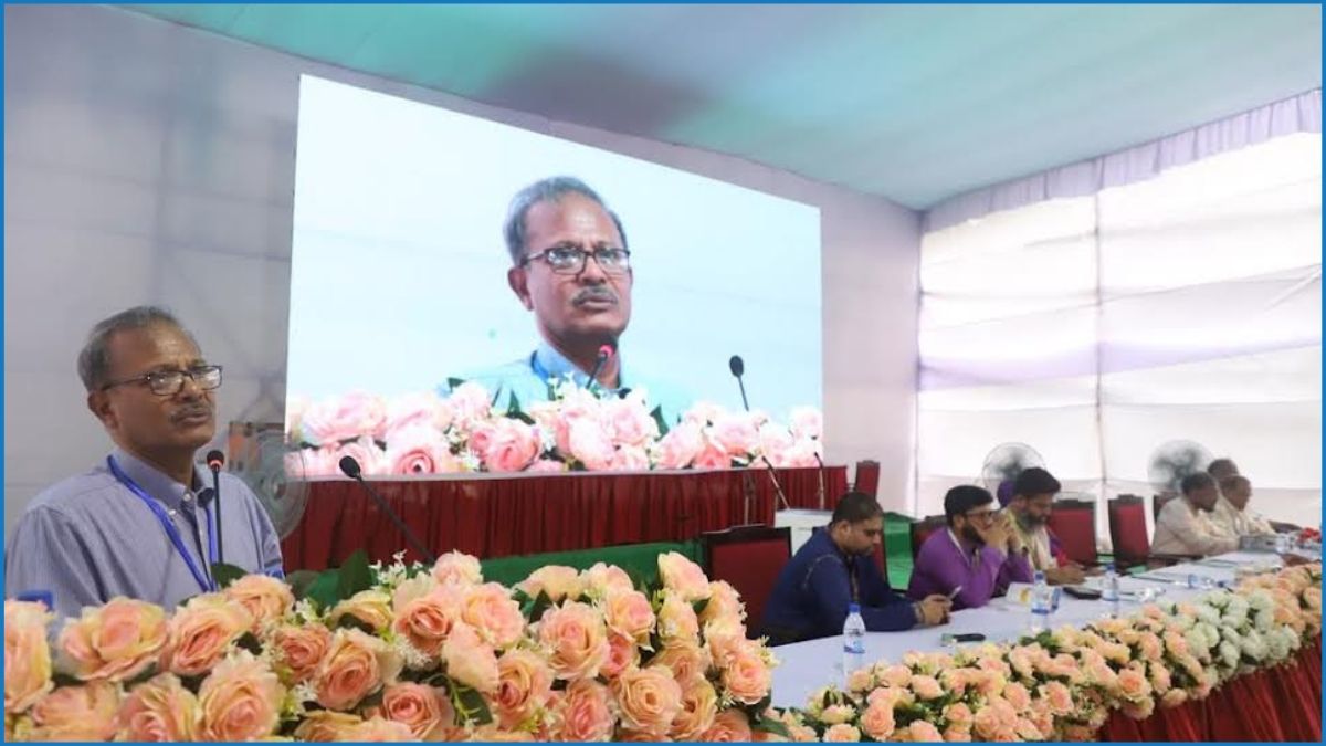 জুলাইয়ের মতো গতকালের আন্দোলনও সফল করেছে জবি শিক্ষার্থীরা : উপাচার্য