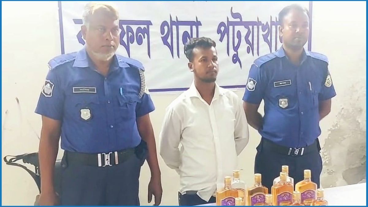 বাউফলে যৌথ বাহিনীর অভিযানে মাদক কারবারি গ্রেপ্তার