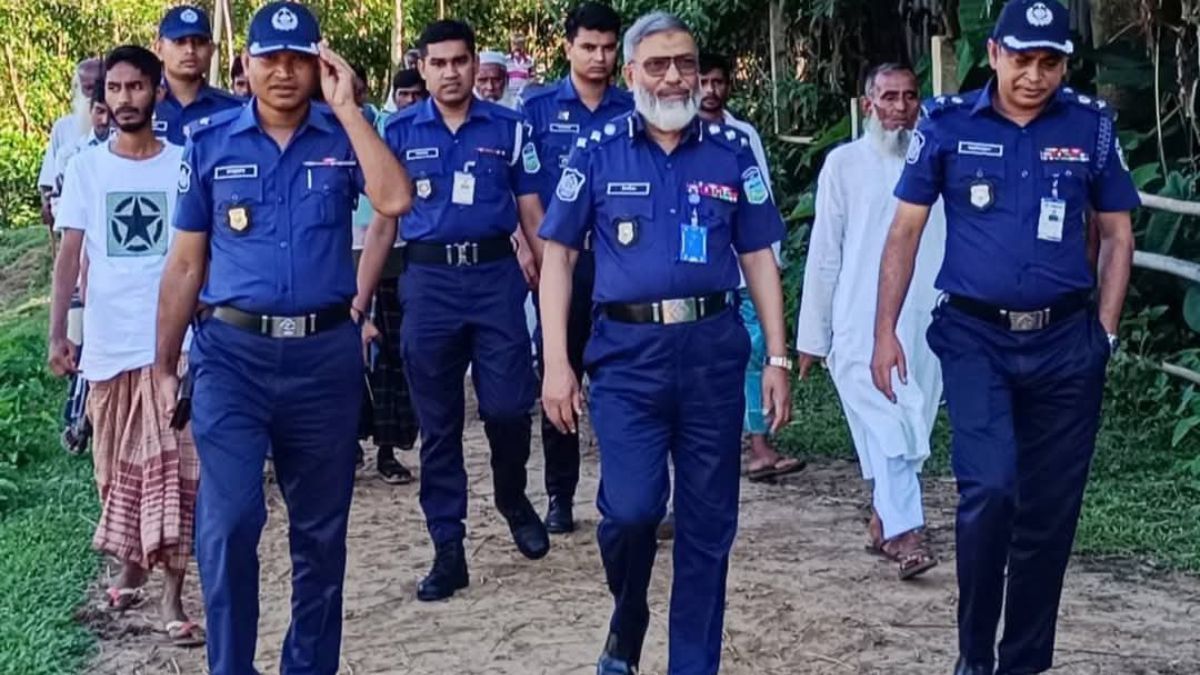 সাংবাদিকদের ওপর হামলা, ইউপি চেয়ারম্যানসহ ৫৪ জনের নামে মামলা