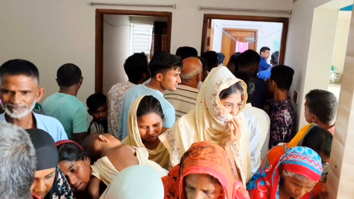 জামালপুরে মোবাইল ব্যবহারে নিষেধ করায় কিশোরীর আত্মহত্যা