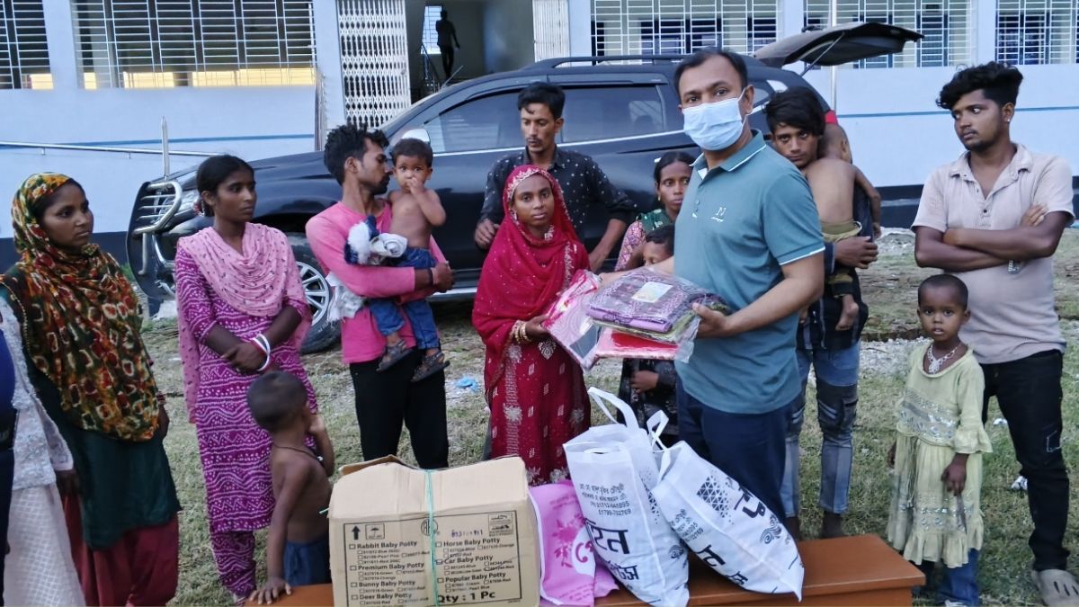 ছাতকে পুশইনকৃত ১৭ জনকে মানবিক সহায়তা দিলেন ইউএনও