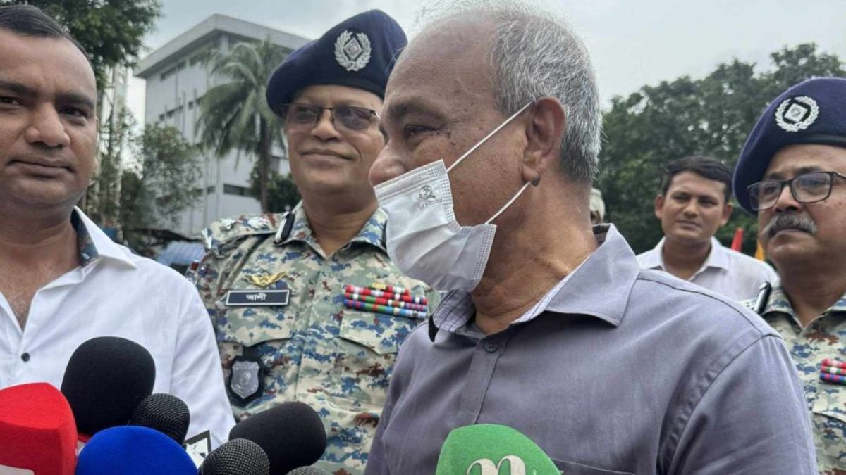 পুলিশের কাছে ভারি ‘মারণাস্ত্র’ থাকবে না : স্বরাষ্ট্র উপদেষ্টা