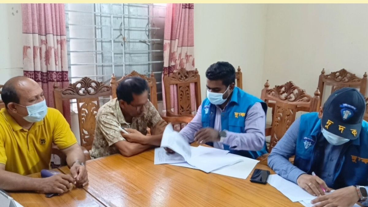 গাংনী মহিলা কলেজে দুদকের অভিযান, অধ্যক্ষ পলাতক