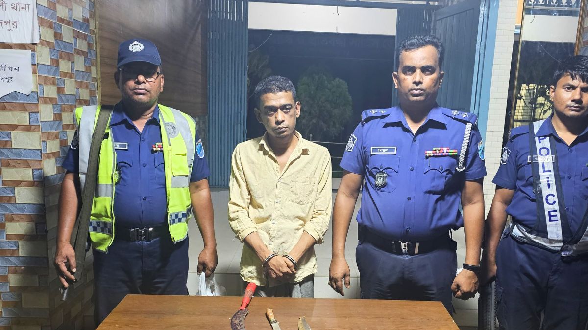 ফরিদপুরে সেনা-পুলিশ অভিযানে ইয়াবাসহ যুবক আটক, অস্ত্র উদ্ধার