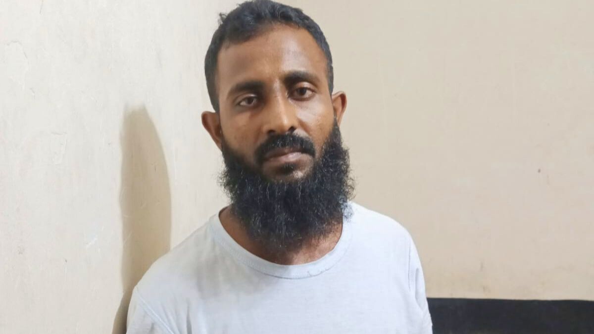 ছাত্রকে বস্তায় ভরে নির্যাতন, কালীগঞ্জে সেই মাদ্রাসা শিক্ষক গ্রেপ্তার