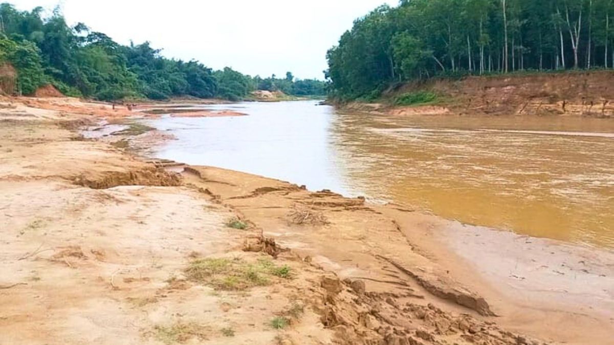 মহারশি নদীতে নেই পানি পরিমাপক যন্ত্র, ঝুঁকিতে ঝিনাইগাতীর মানুষ