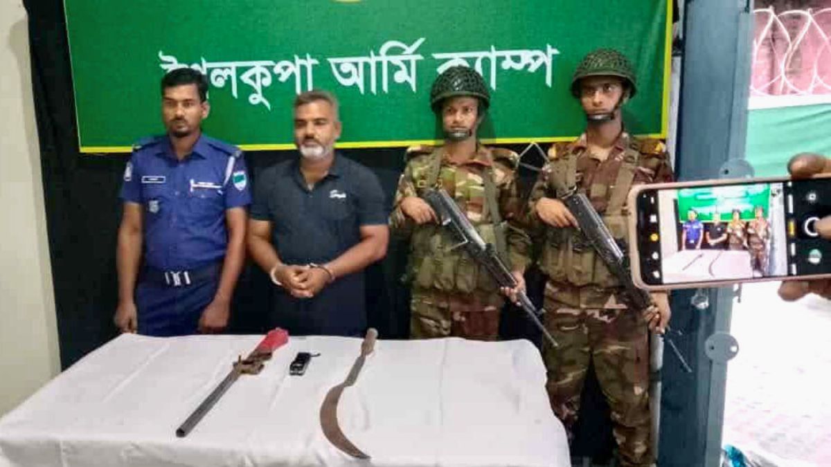 শৈলকুপায় সাবেক গণবাহিনী নেতার বাড়ি থেকে অস্ত্রসহ ছেলে গ্রেপ্তার