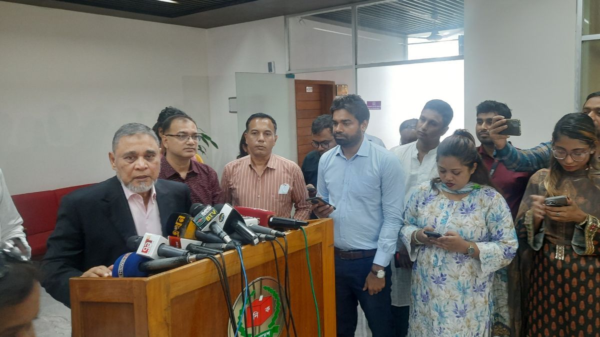 বিগত নির্বাচনকে ভালো বলা বিদেশিরা পর্যবেক্ষক হতে পারবে না : সিইসি