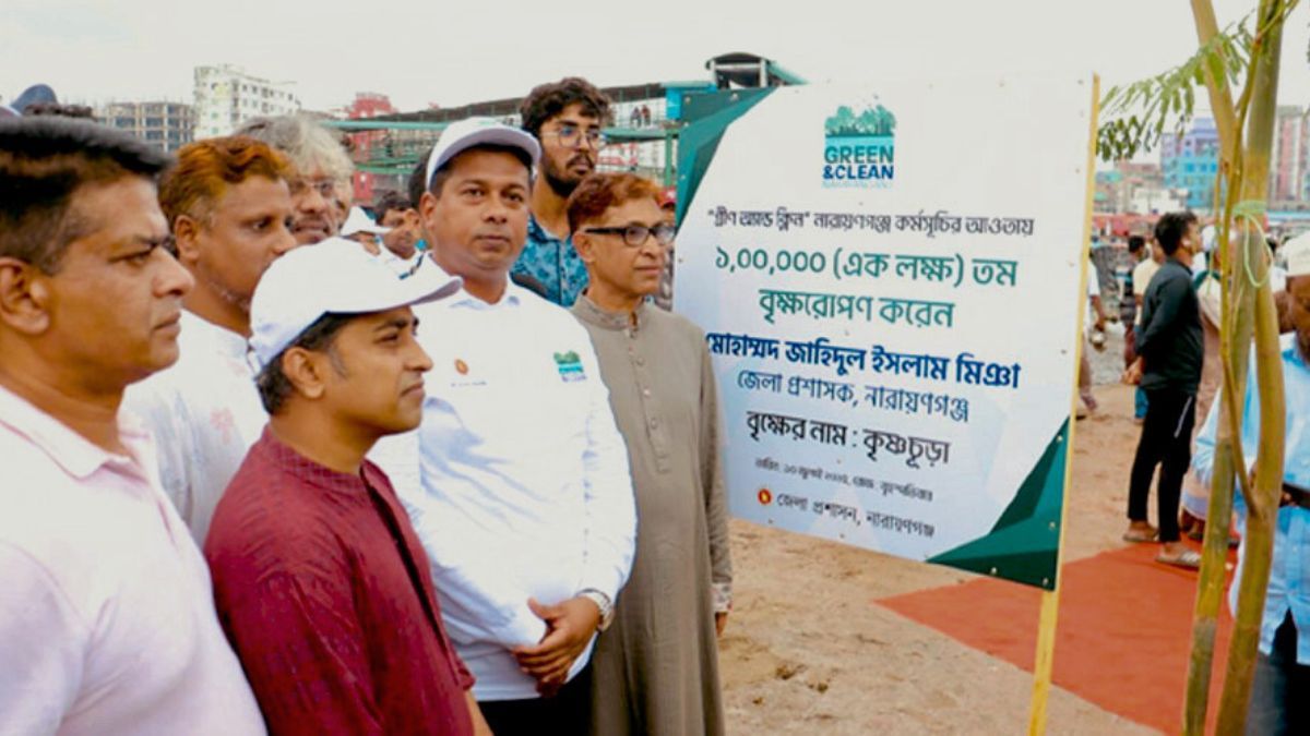 নারায়ণগঞ্জে ৬০ দিনে এক লাখ গাছ রোপণের মাইলফলক