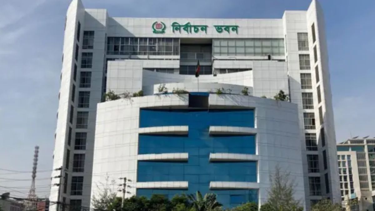 ইসির ওয়েবসাইট থেকে সরানো হলো ‘নৌকা’ প্রতীক