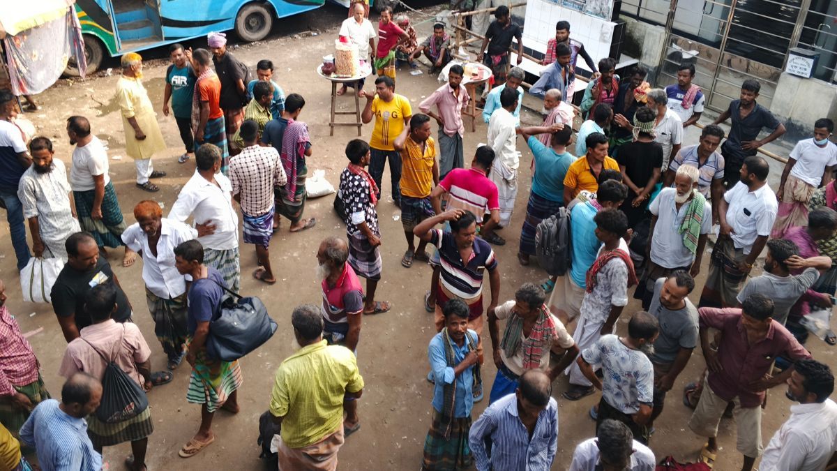 যে হাটে বিক্রি হয় মানুষ!