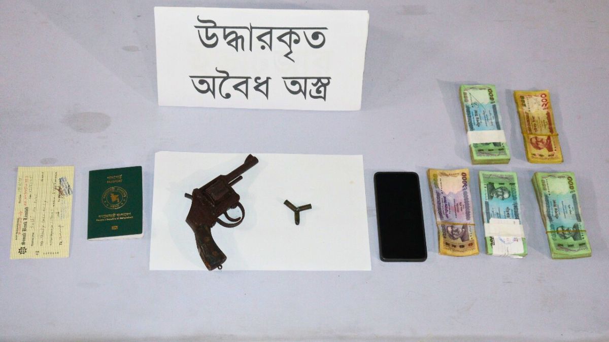 রূপগঞ্জে ‘শুটার শামীম’র বাসা থেকে অস্ত্র-গুলি উদ্ধার