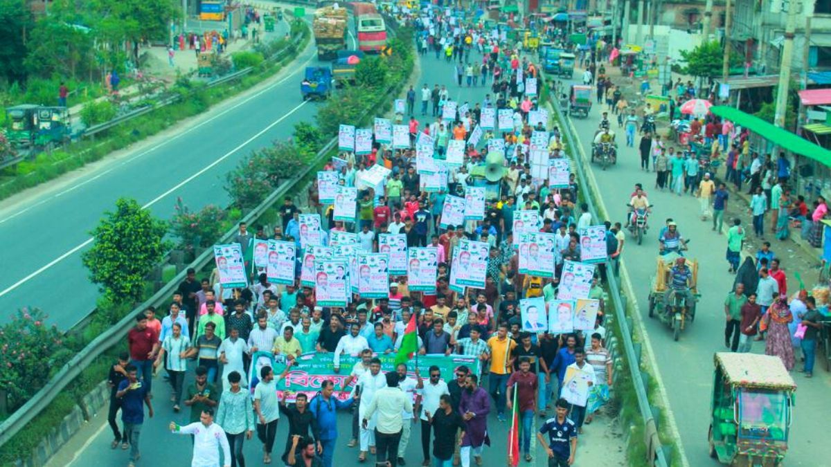 জিয়াউর রহমানকে অবমাননার প্রতিবাদে মির্জাপুরে বিক্ষোভ