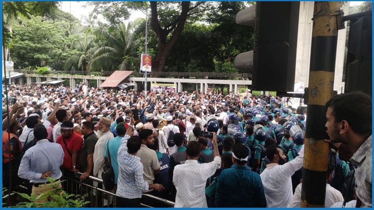দাবি পূরণের আশ্বাসে শিক্ষকদের আন্দোলন স্থগিত