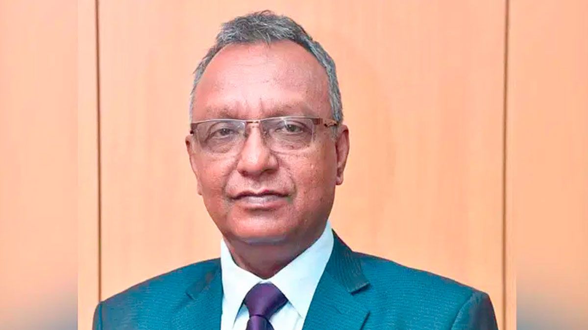 ভিডিও ভাইরালের পর ‘ছুটিতে’ বিএফআইইউ প্রধান