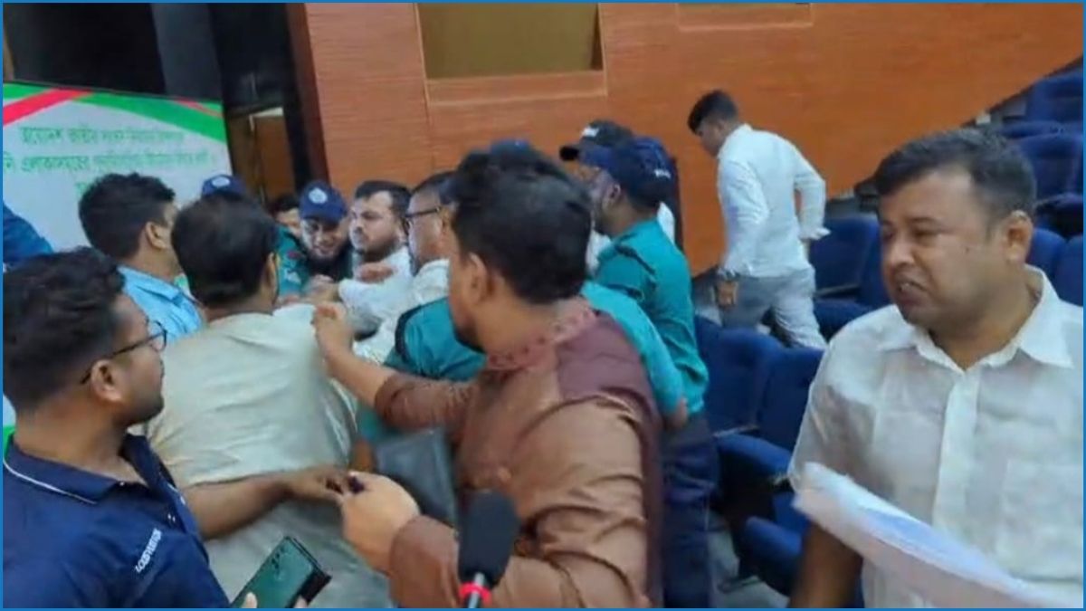 ইসিতে বিএনপি-এনসিপির মারামারির ঘটনায় জিডি করেছে ইসি