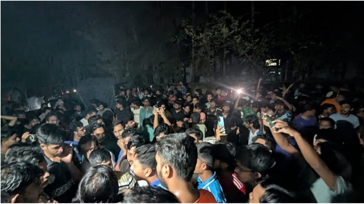 চবিতে শিক্ষার্থী-স্থানীয়দের সংঘর্ষে আহত অর্ধশতাধিক