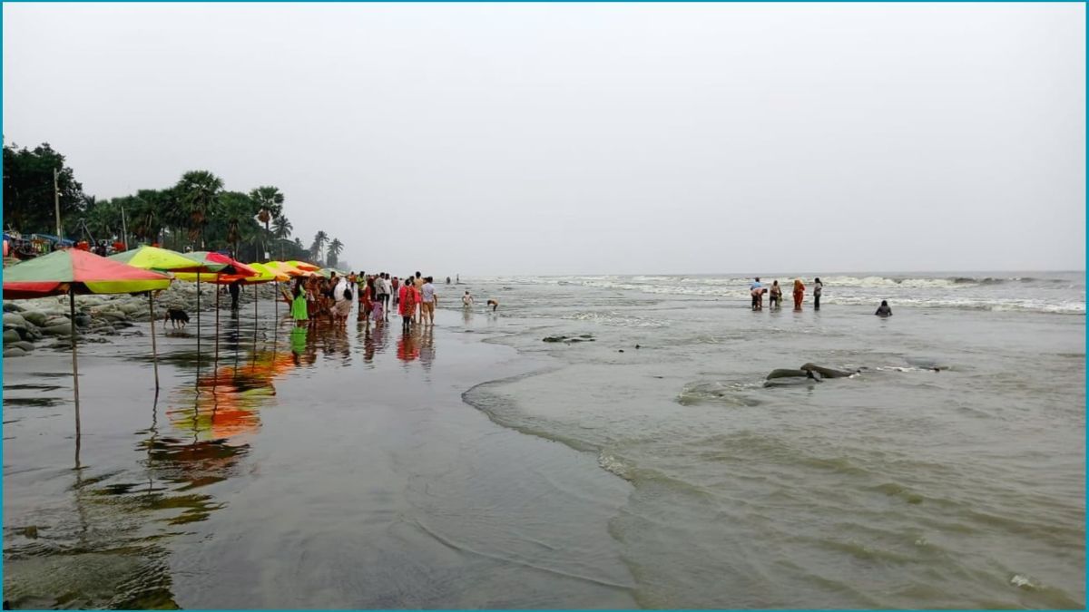 নিম্নচাপের প্রভাবে হোটেলবন্দি পর্যটক, হতাশ ব্যবসায়ীরা