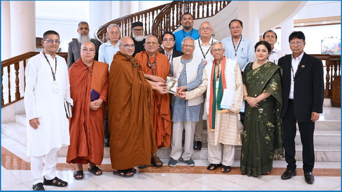 প্রবারণা পূর্ণিমায় প্রধান উপদেষ্টার সঙ্গে বৌদ্ধ নেতৃবৃন্দের শুভেচ্ছা বিনিময়