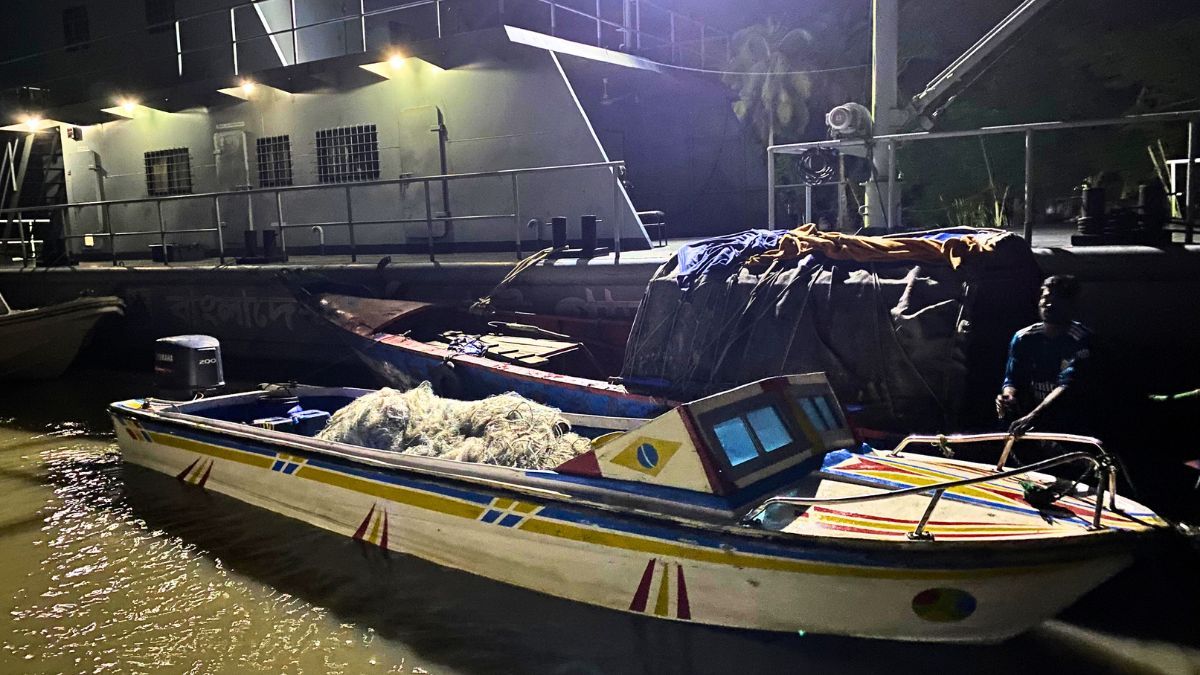 মেঘনায় ইলিশ শিকারে ২ জেলের কারাদণ্ড