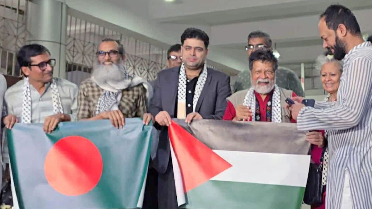 ইসরায়েলের কারাগার থেকে মুক্ত হয়ে দেশে ফিরেছেন আলোকচিত্রী শহিদুল আলম