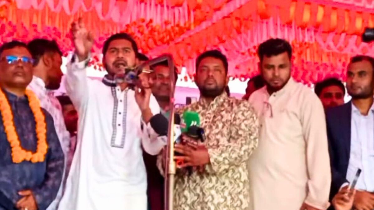 দেশে গণতন্ত্র ফিরিয়ে আনতেই হবে : নুর