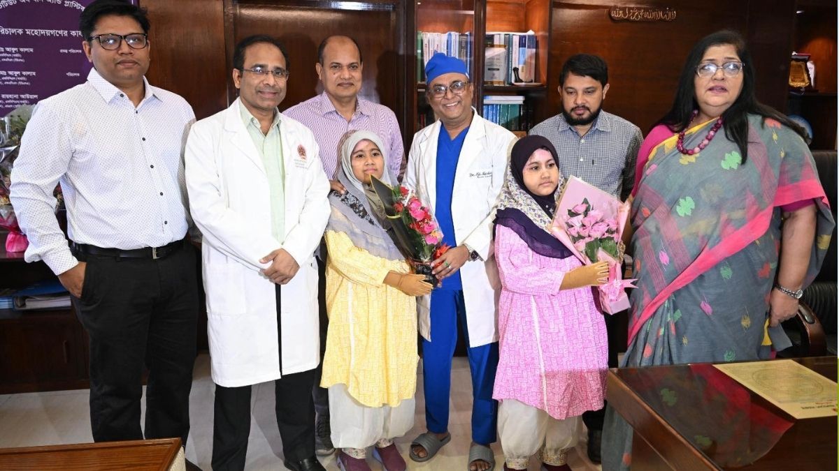 মাইলস্টোন দুর্ঘটনা : সাড়ে তিন মাস চিকিৎসা শেষে বাড়ি ফিরল যমজ দুই শিশু