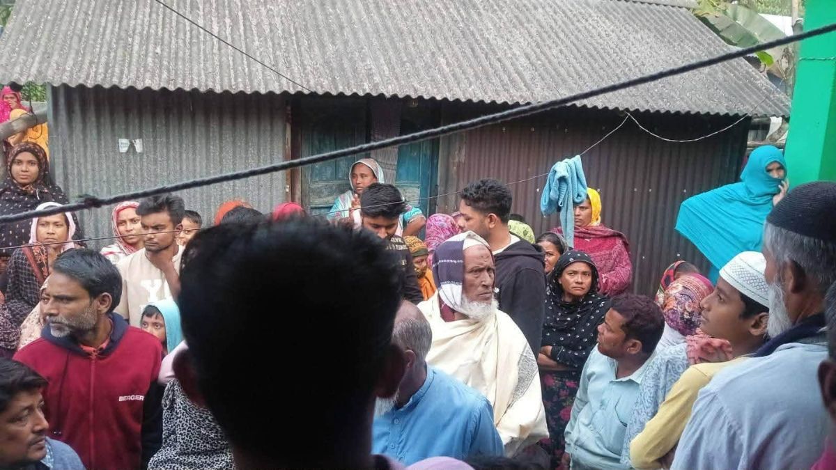 কু‌ষ্টিয়ায় বৃদ্ধা মহিলাকে গলাকে‌টে হত‌্যা