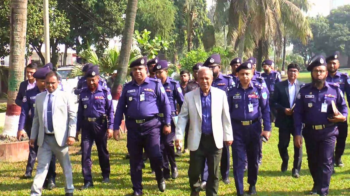 রায়পুরার চরাঞ্চলে সংঘাত বন্ধে ‘কম্বিং অপারেশন’ চলবে : স্বরাষ্ট্র উপদেষ্টা