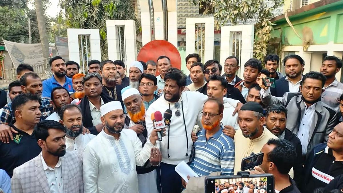 চাঁদপুরে বিএনপি মনোনীত প্রার্থীকে নেতাকর্মীদের আল্টিমেটাম