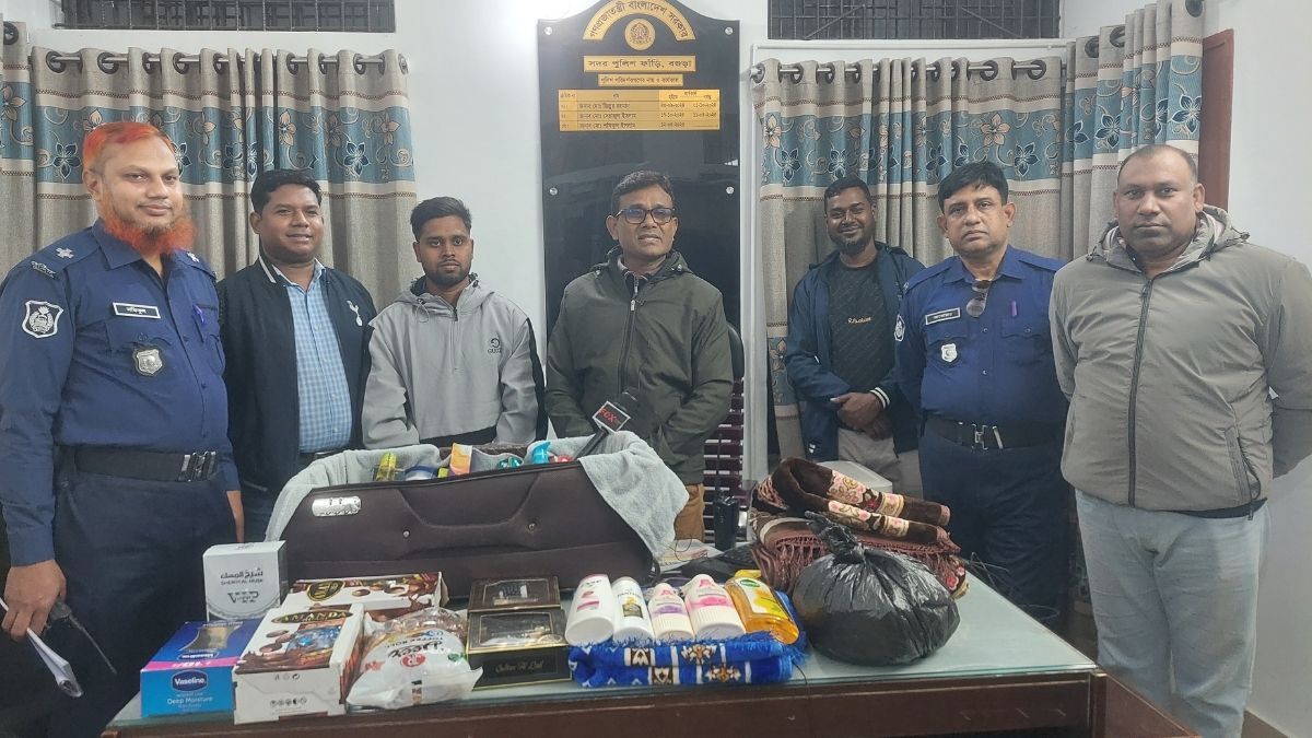 বগুড়ায় প্রবাসীর হারানো মালামাল ২৪ ঘণ্টায় উদ্ধার