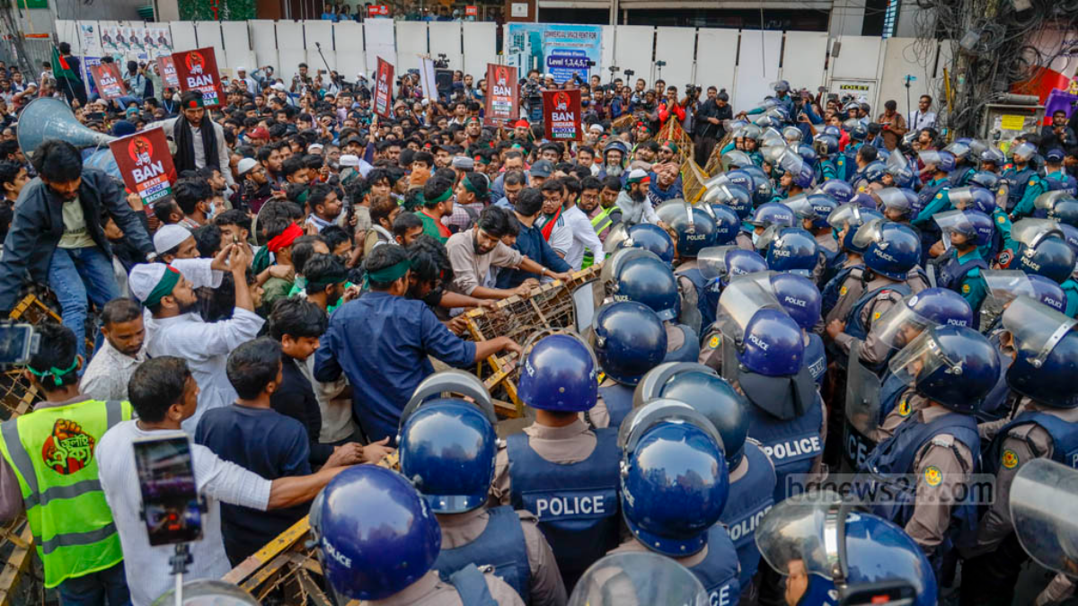 বাংলাদেশ থেকে কূটনীতিকদের পরিবারের সদস্যদের সরানোর সিদ্ধান্ত ভারতের