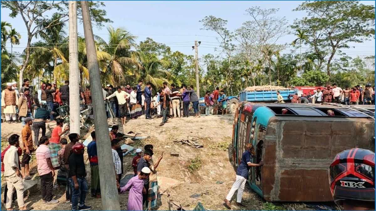 ভোলায় পৃথক সড়ক দুর্ঘটনায় মা-ছেলেসহ নিহত ৪