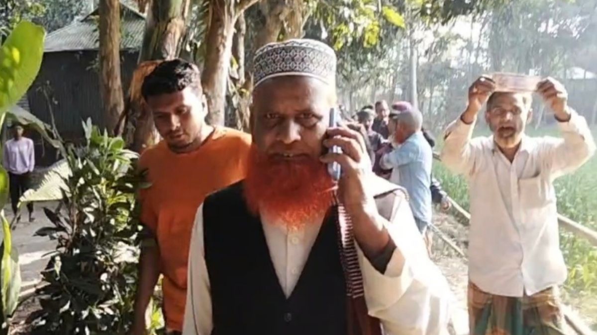 ভূঞাপুরে ভোটারদের টাকা দেওয়ার অভিযোগ জামায়াত নেতার বিরুদ্ধে