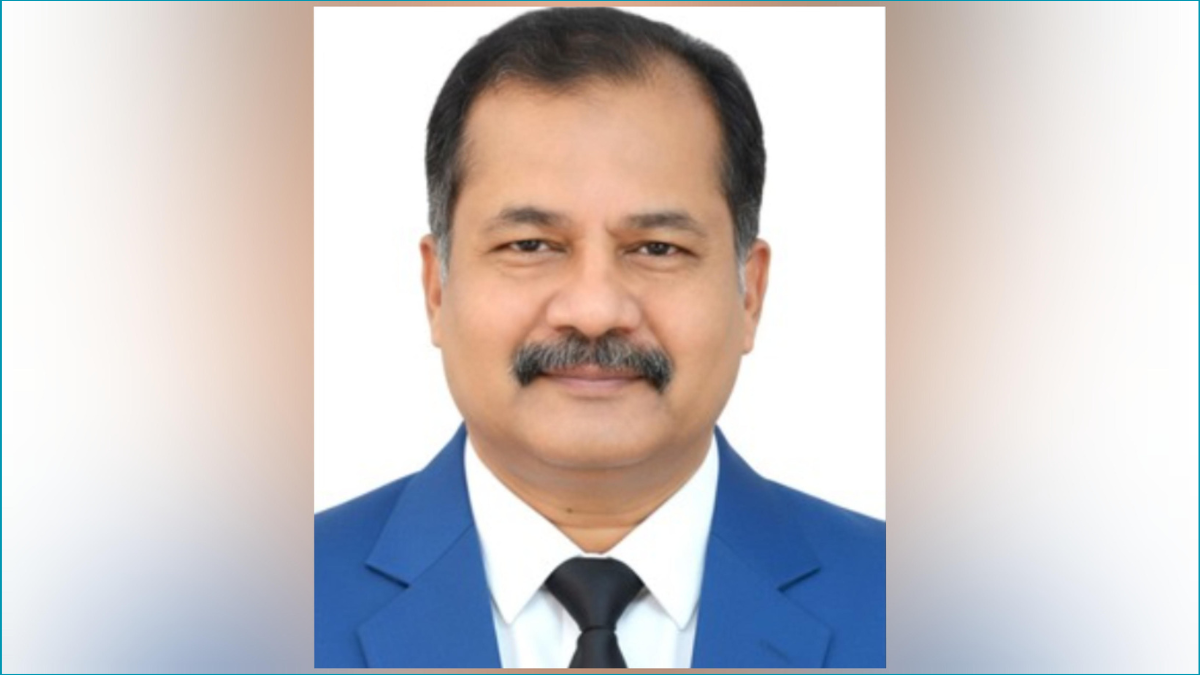 তথ্য ও সম্প্রচারমন্ত্রী হিসেবে শপথ নিলেন এম জহির উদ্দিন স্বপন