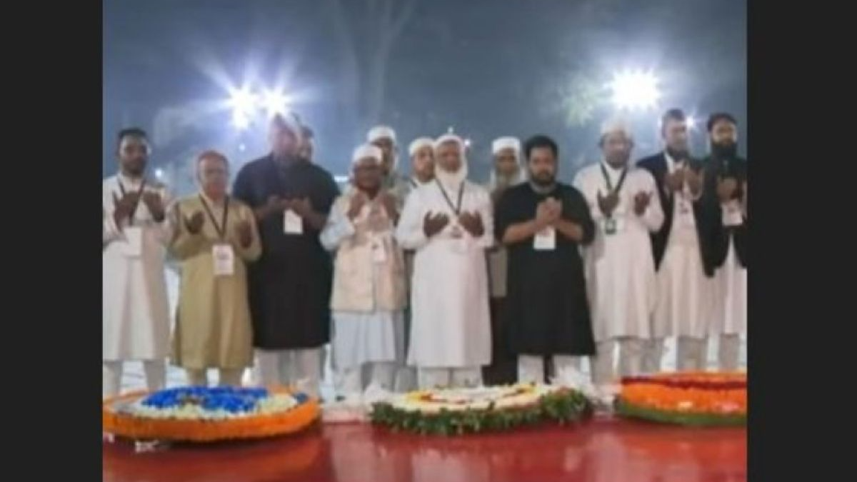 প্রথমবার শহীদ মিনারে জামায়াত আমিরের শ্রদ্ধা