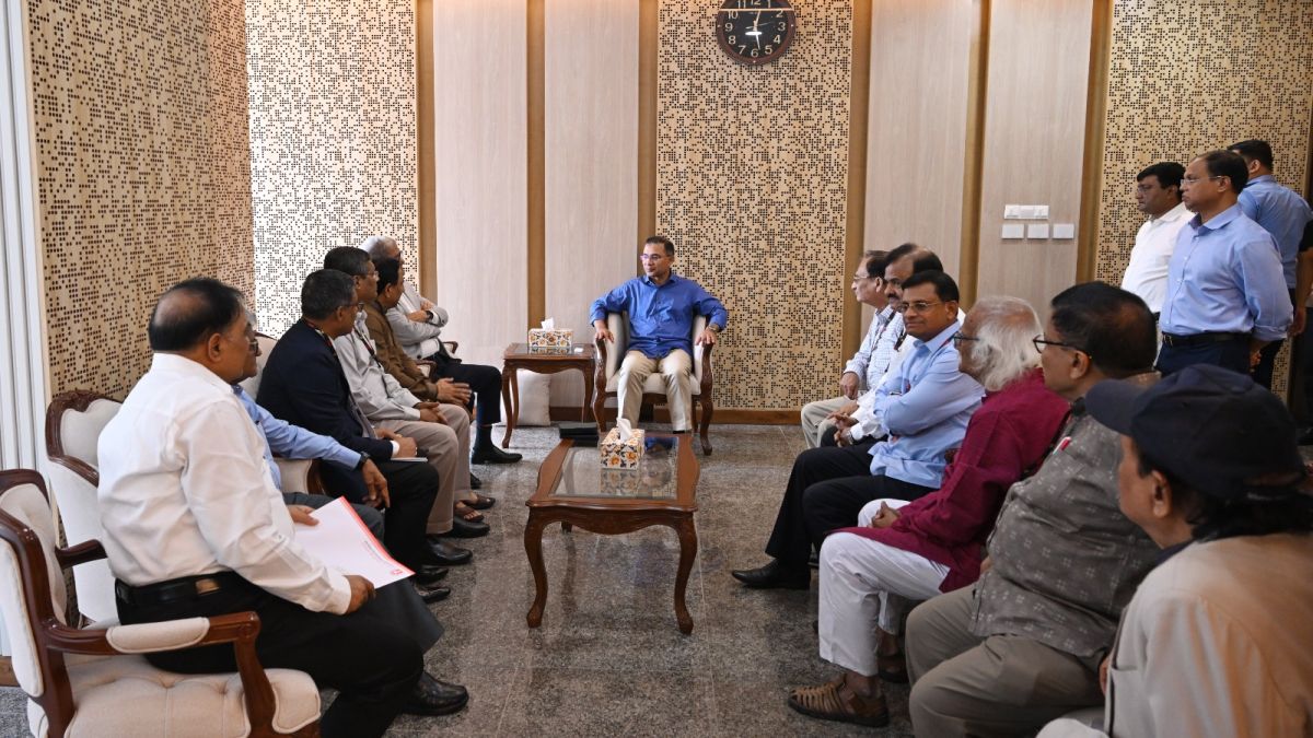 প্রধানমন্ত্রীর কাছে দুর্গাপূজার ছুটি ৩ দিন করার দাবি