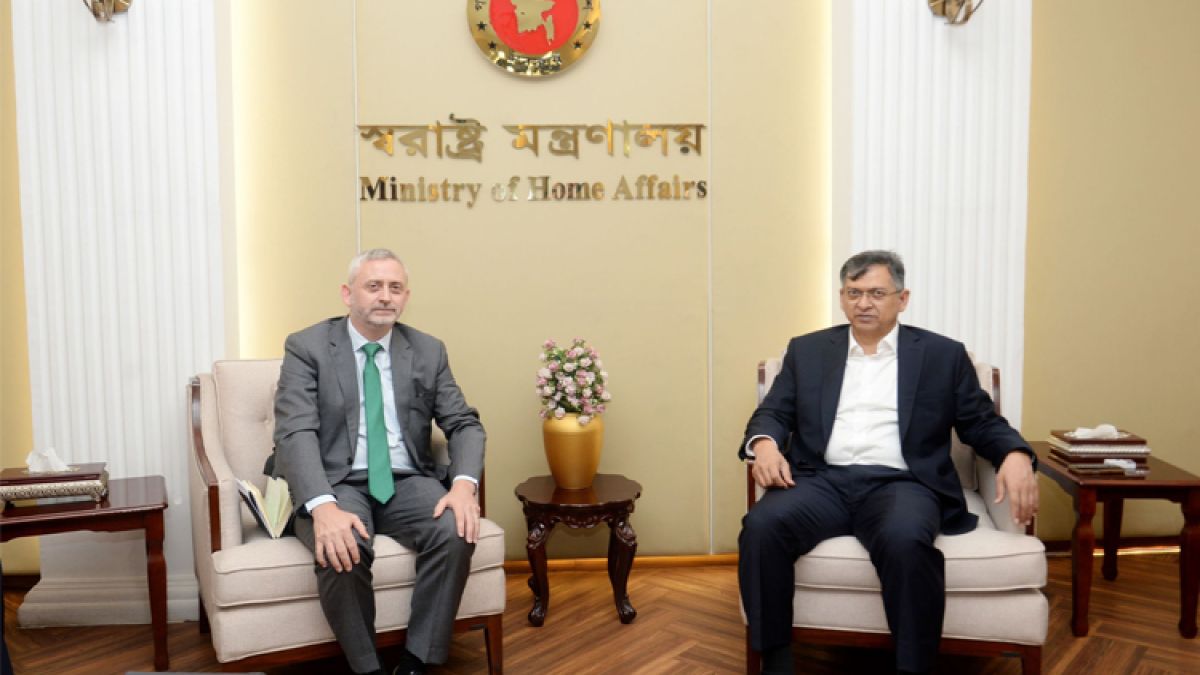 পুলিশ কমিশন গঠনের পরিকল্পনা করছে সরকার: স্বরাষ্ট্রমন্ত্রী