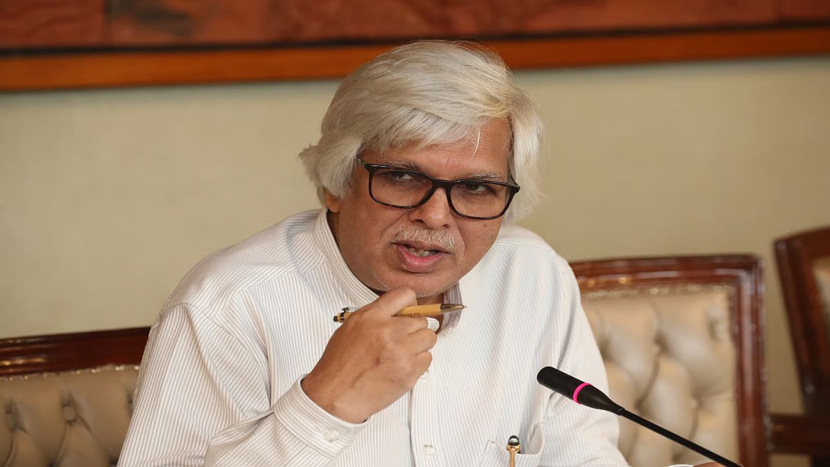 জ্বালানি সংকটের শঙ্কায় ক্রয়াদেশ স্থগিত করছেন বায়াররা