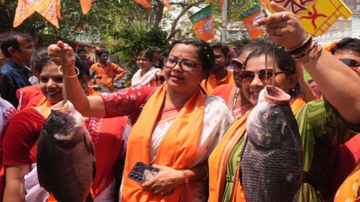 পশ্চিমবঙ্গের নির্বাচনে তুরুপের তাস কাতলা মাছ