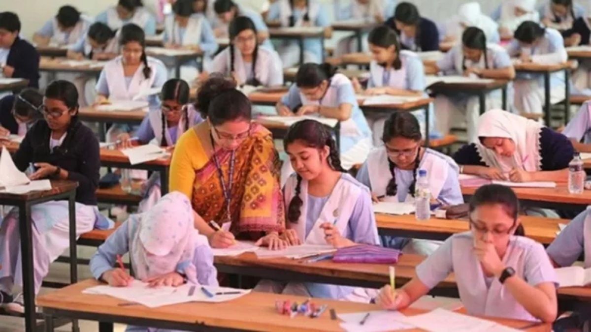 দক্ষিণ এশিয়ায় দক্ষতাসম্পন্ন শিক্ষকের হারে সবার পেছনে বাংলাদেশ