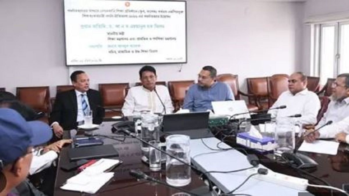 এসএসসি-এইচএসসি পরীক্ষা ডিসেম্বরে নেওয়ার পরিকল্পনা সরকারের