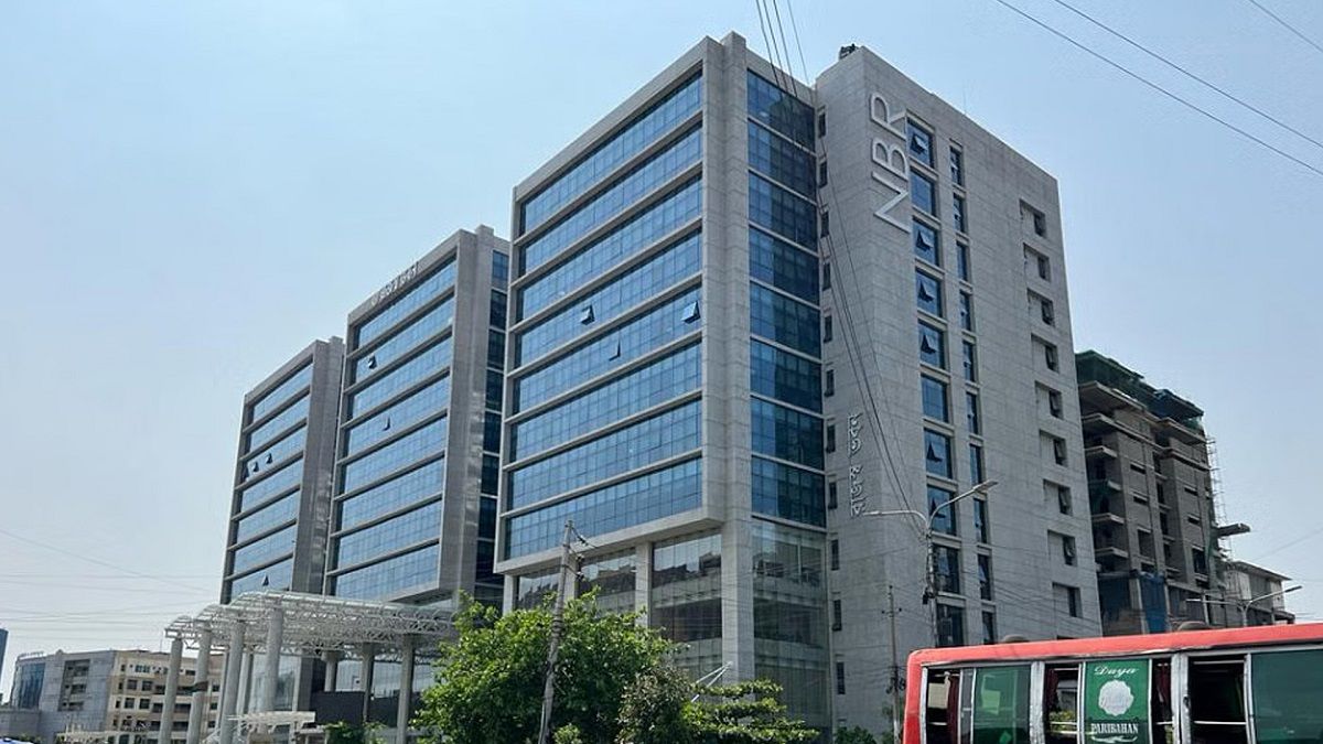 সংকটে কর অঞ্চলের রাজস্ব আহরণ