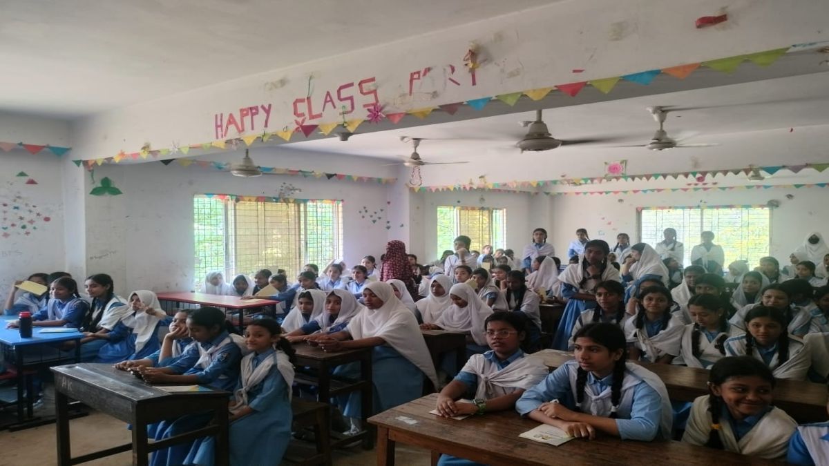 চসিকের উদ্যোগে শিক্ষার্থীদের  স্বাস্থ্য ক্যাম্প সম্পন্ন