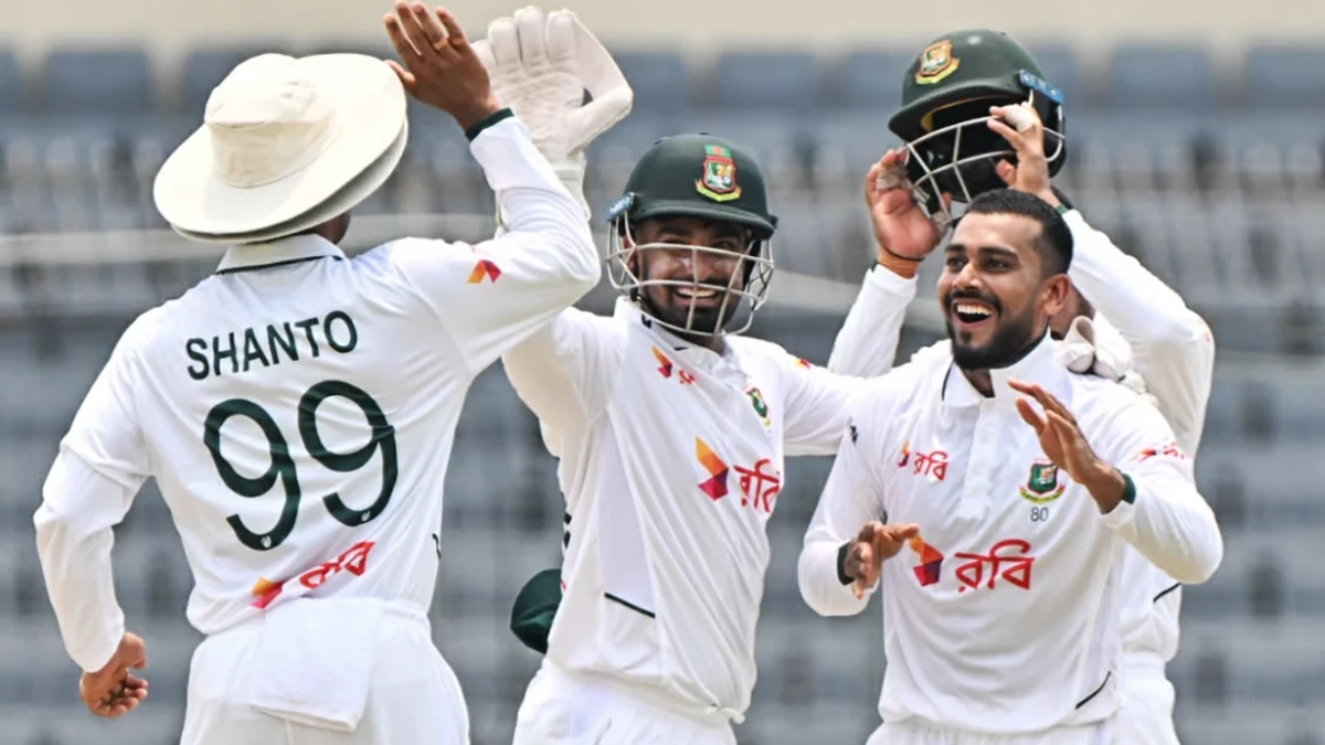 মিরাজ ঘূর্ণিতে ২৭ রানের লিড পেল বাংলাদেশ