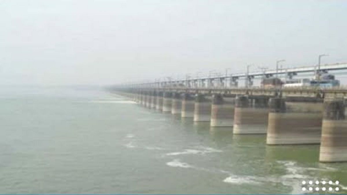 একনেকে উঠছে পদ্মা ব্যারাজ