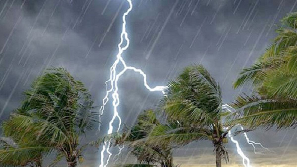 রাতের মধ্যেই ১৩ অঞ্চলে ঝড়ের পূর্বাভাস